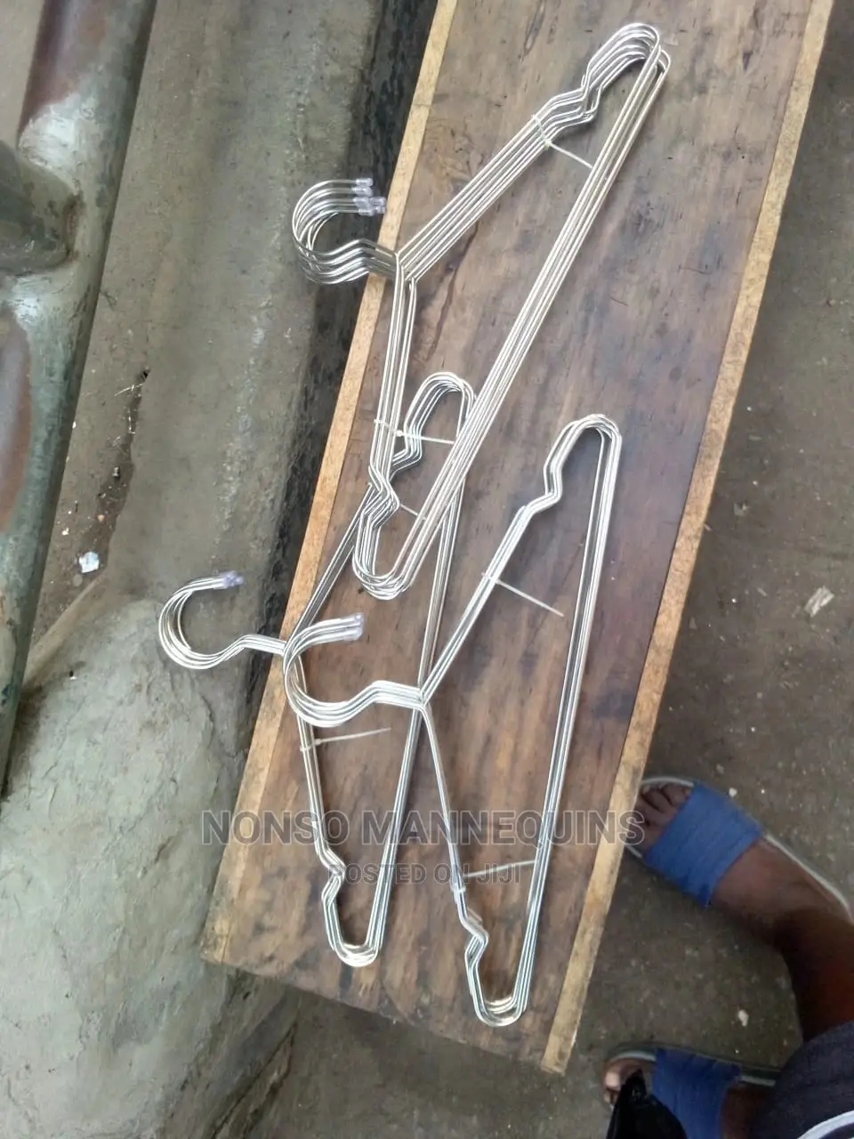 Plain Body 10 Pieces Per Pack Stainless Clothes Hangers