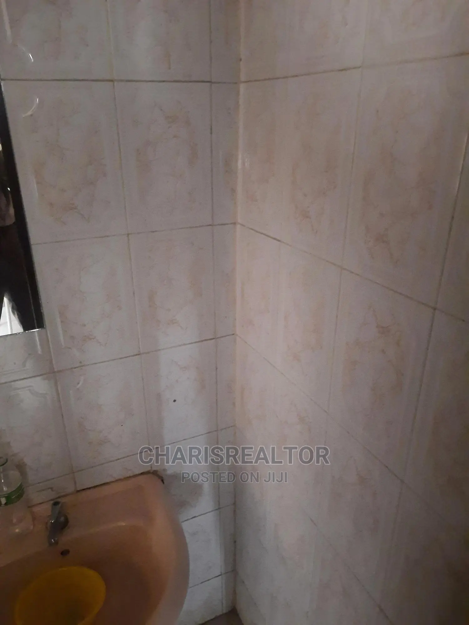 Furnished Selfcon Apartment in Old Bodija for Rent