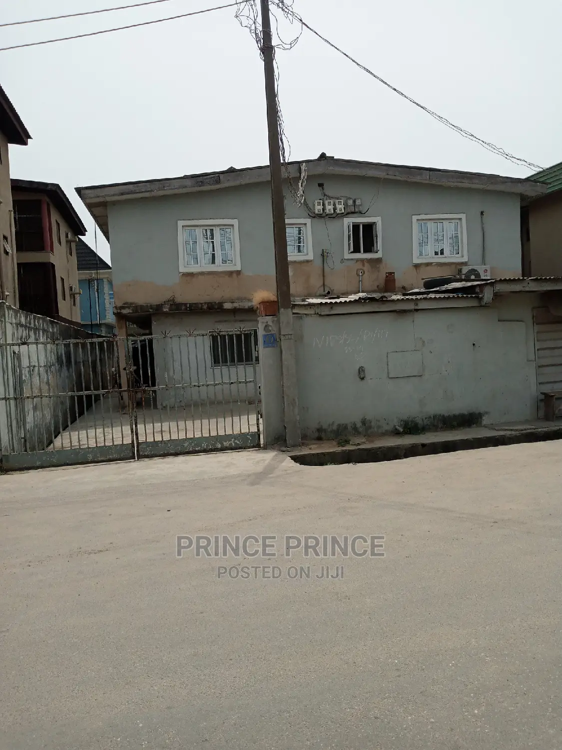 3bdrm Block of Flats in Surulere for sale