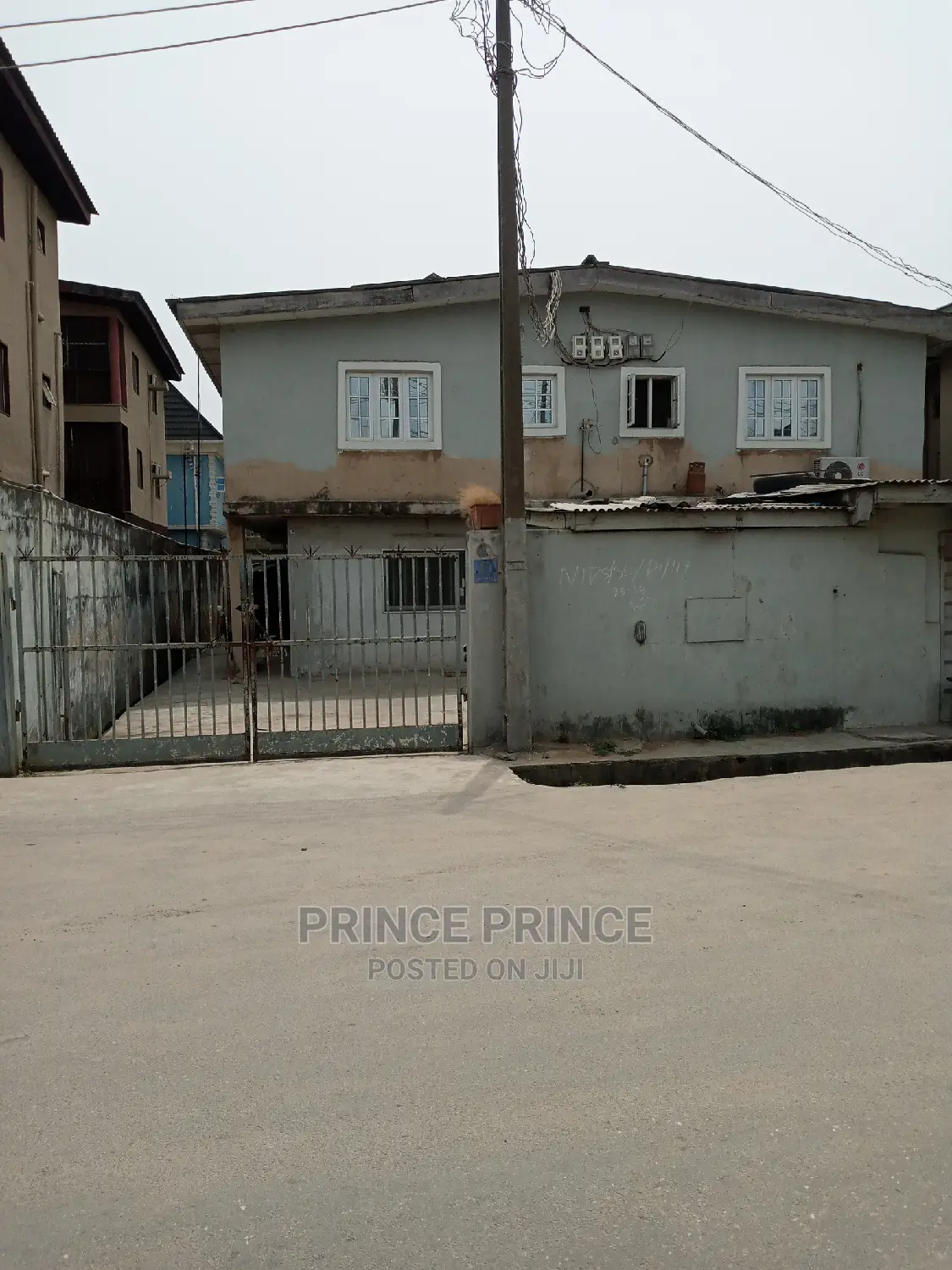 3bdrm Block of Flats in Surulere for sale