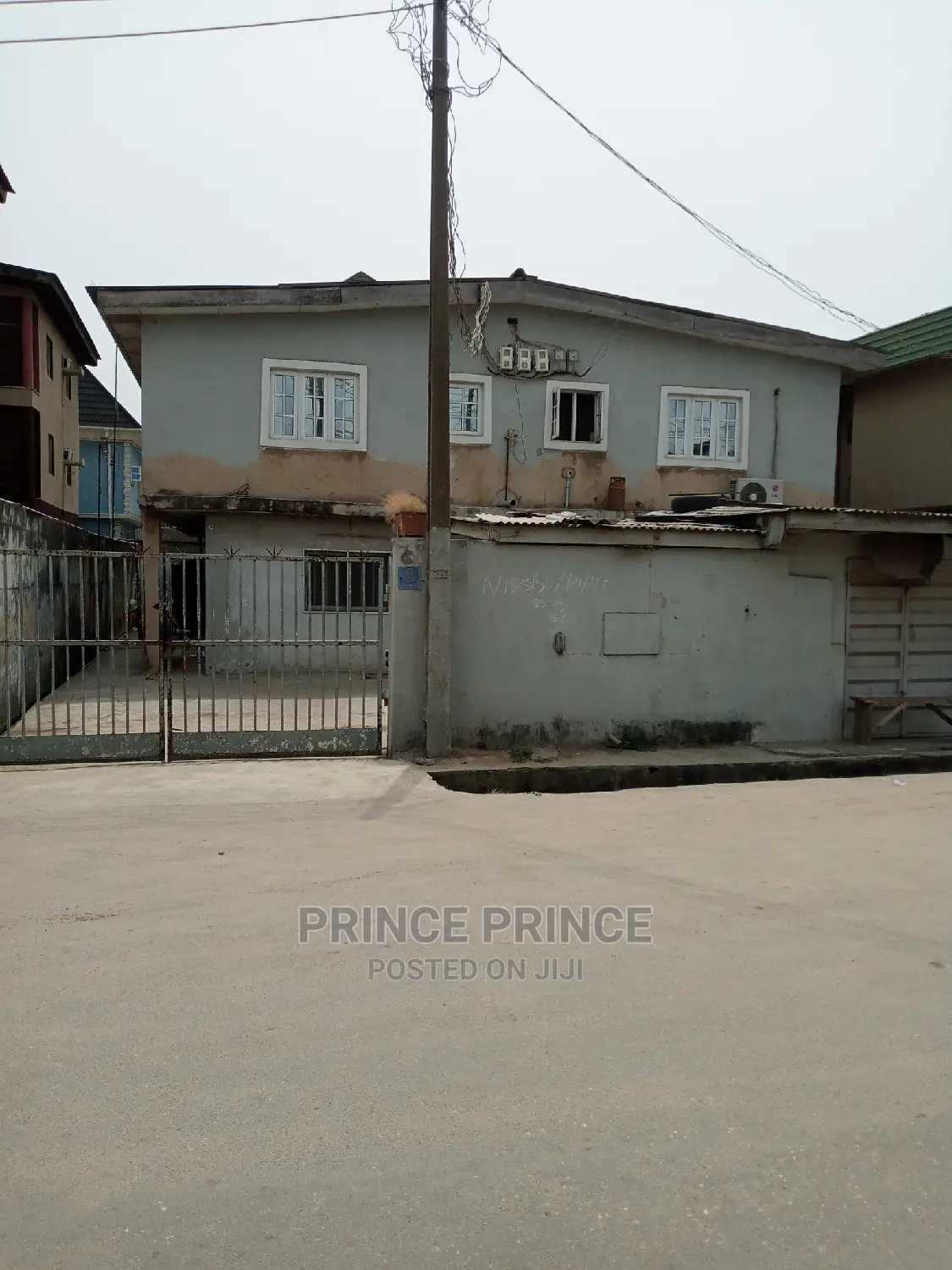 3bdrm Block of Flats in Surulere for sale