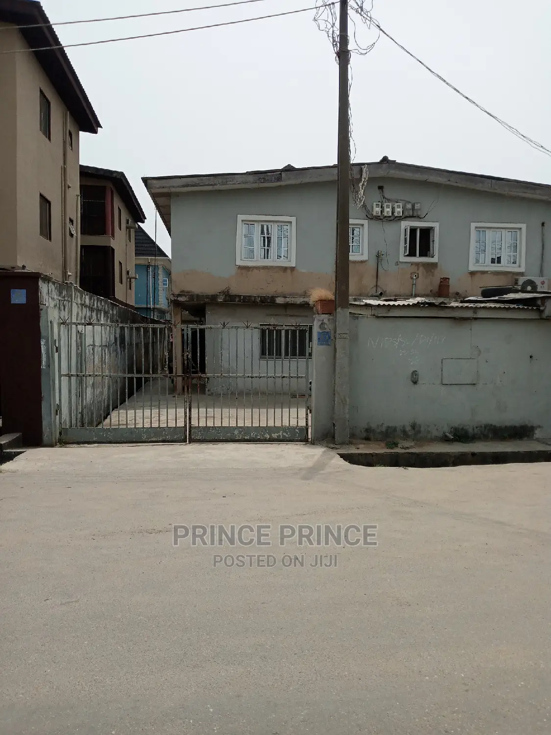 3bdrm Block of Flats in Surulere for sale