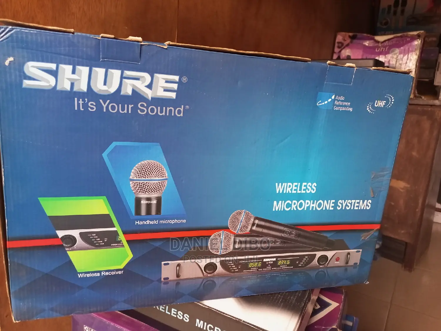 SHURE Professional Wireless Microphone