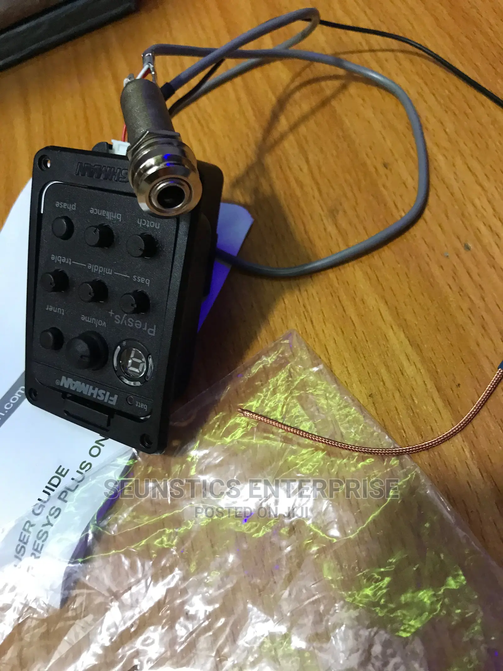 Acoustic Guitar Preamp/Equalizer