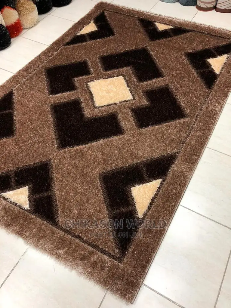 Quality Designer Shaggy Soft Center Rug.