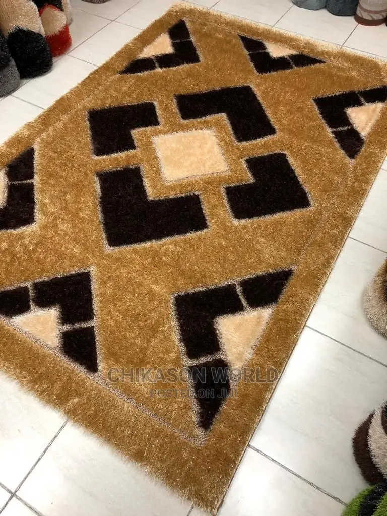 Quality Designer Shaggy Soft Center Rug.