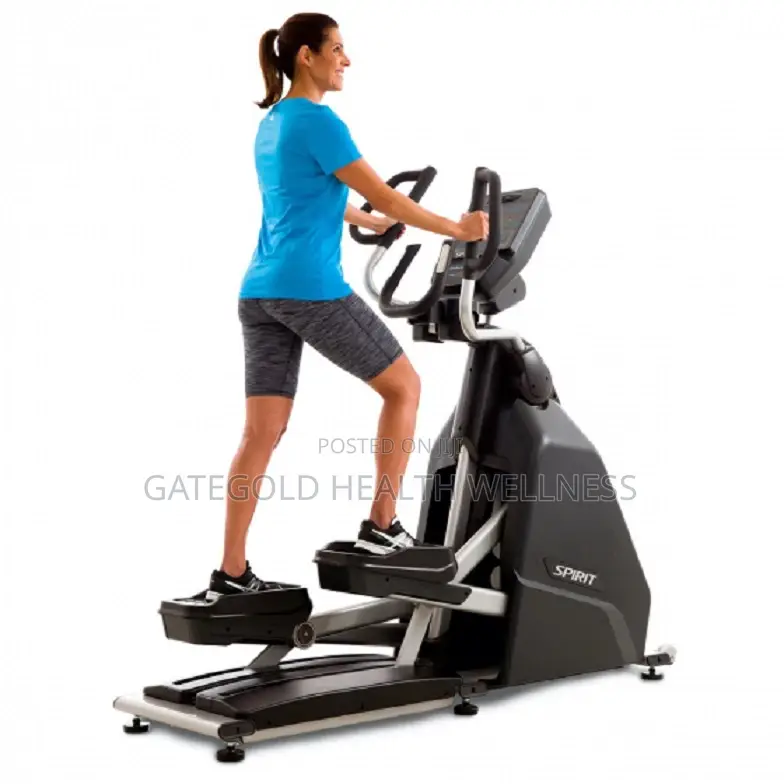 CE900 Spirit Commercial Elliptical Trainer