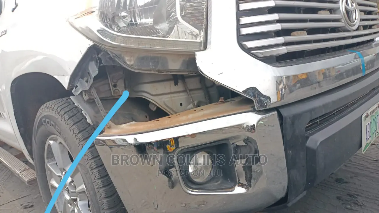 Headlights Padded Tundra 2016-2021