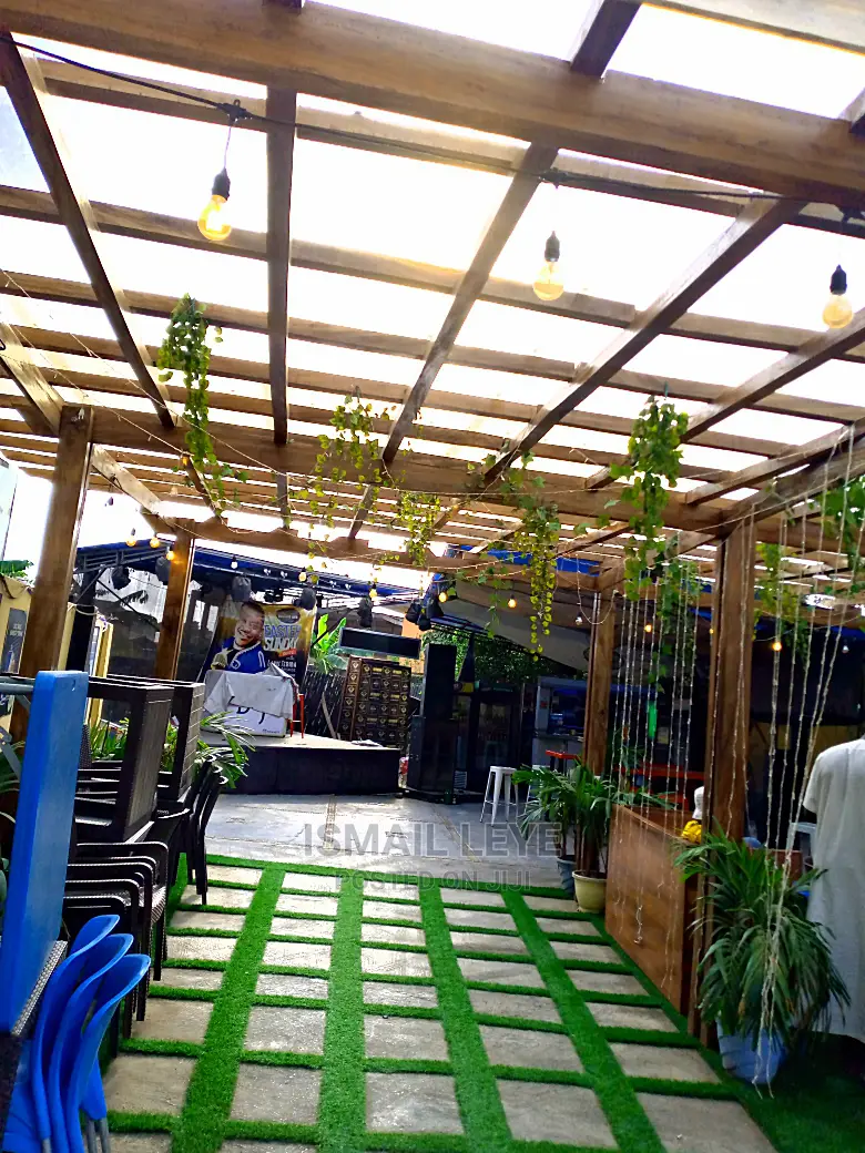 Transparent Sheets for Bars,Lounges and Hotels
