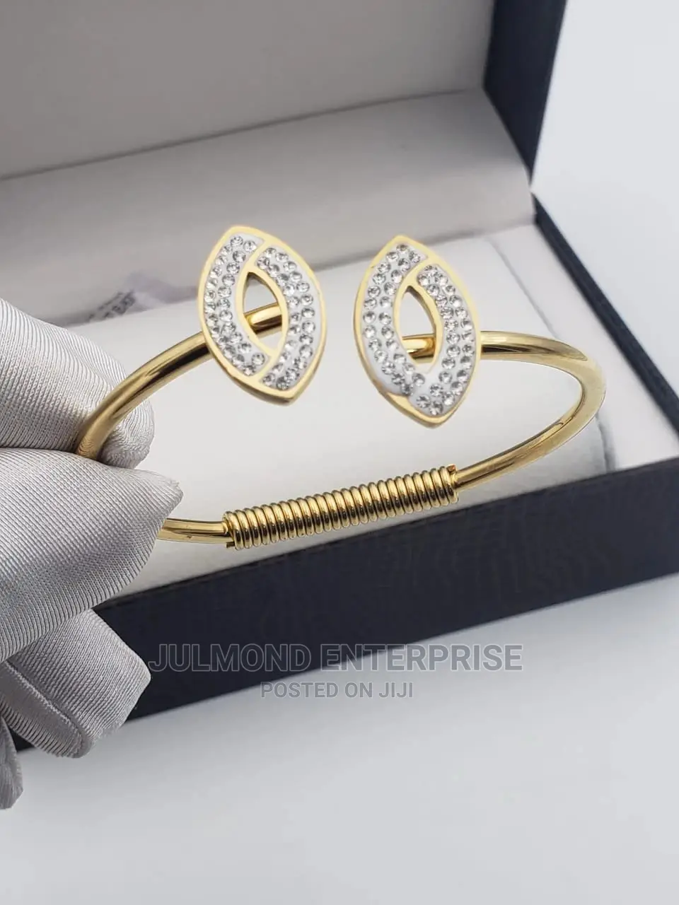 Ladies Bangles