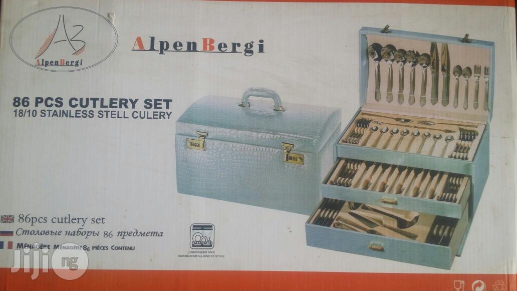 Cultlery Set Ln Box 86pcs