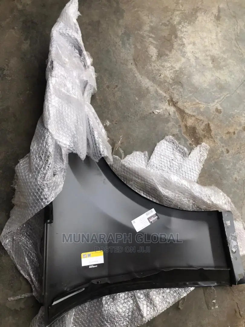 Mercedes Benz C300 Fender.