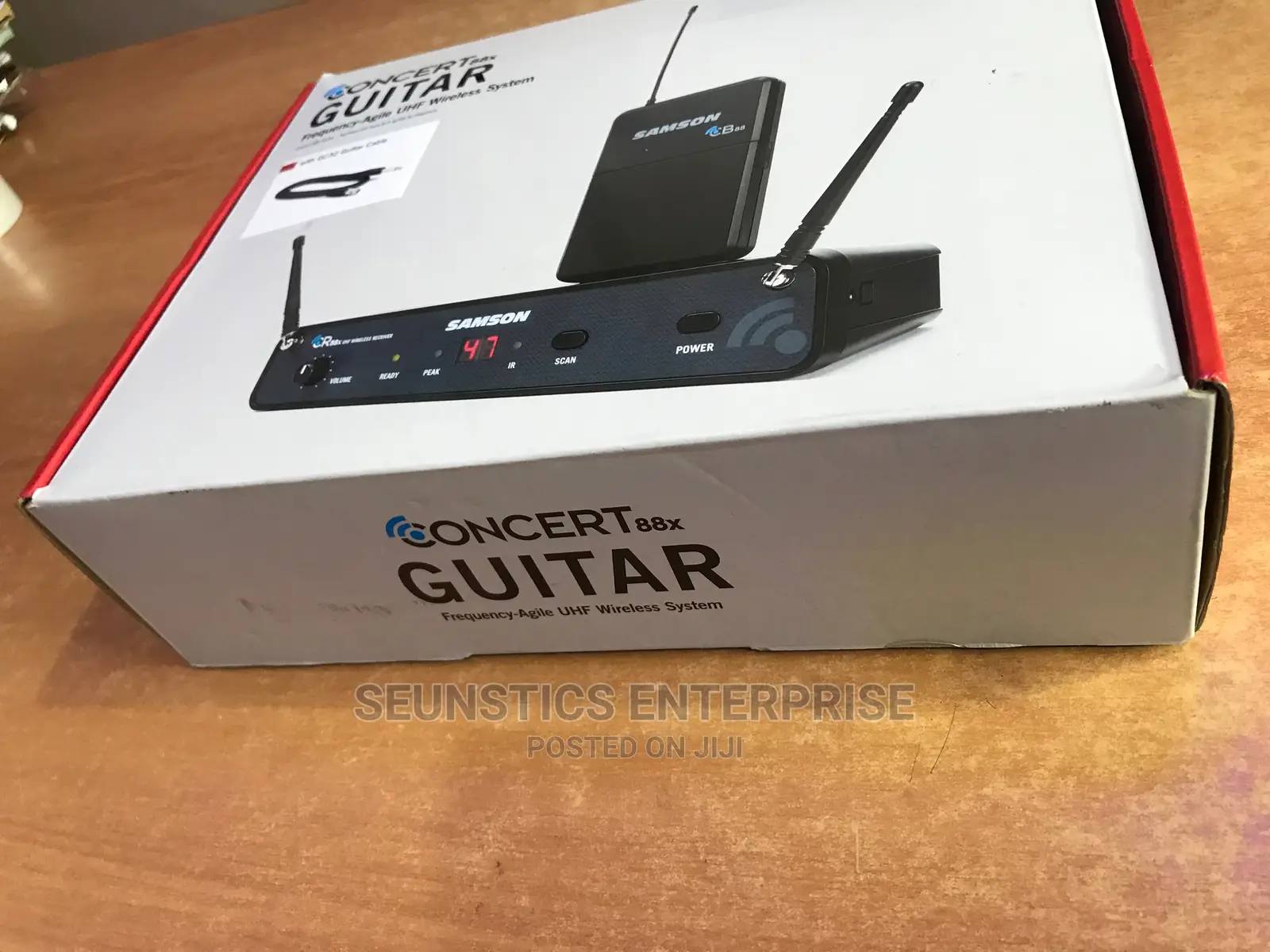 Professional Samson Wireless Guitar Transmitter