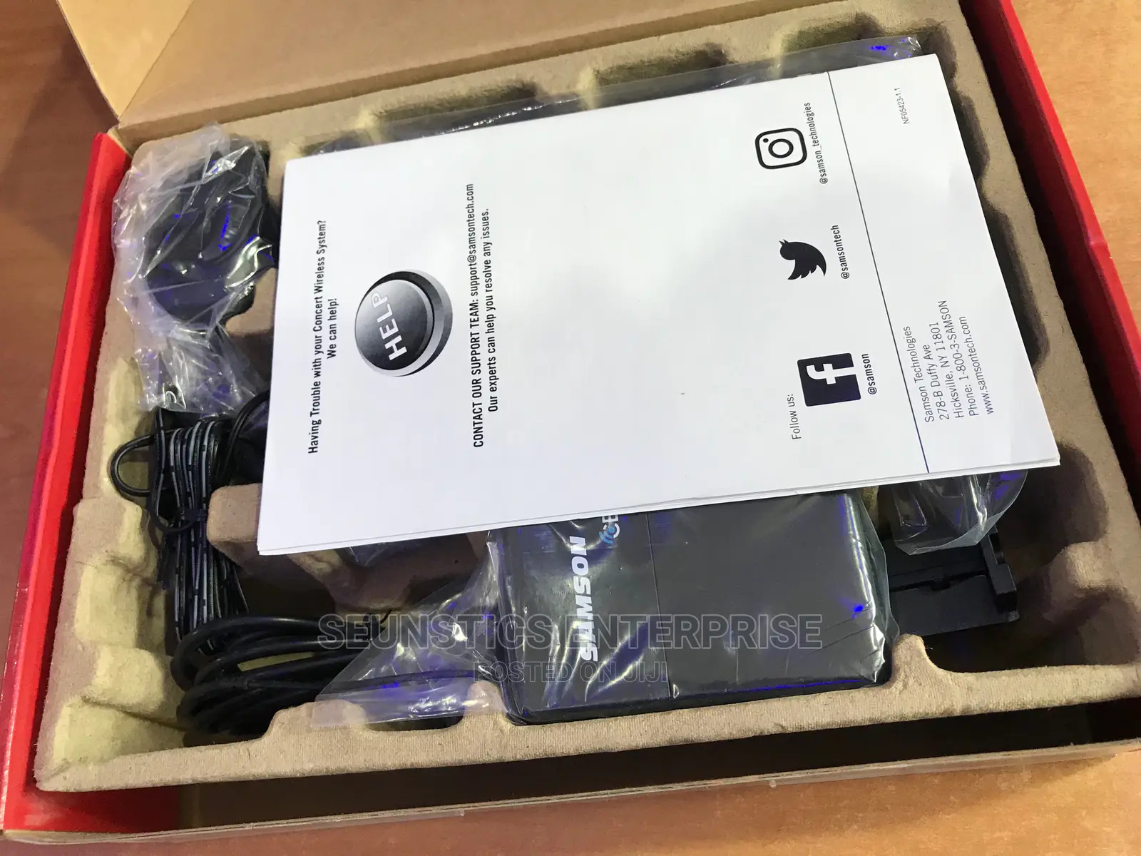 Professional Samson Wireless Guitar Transmitter