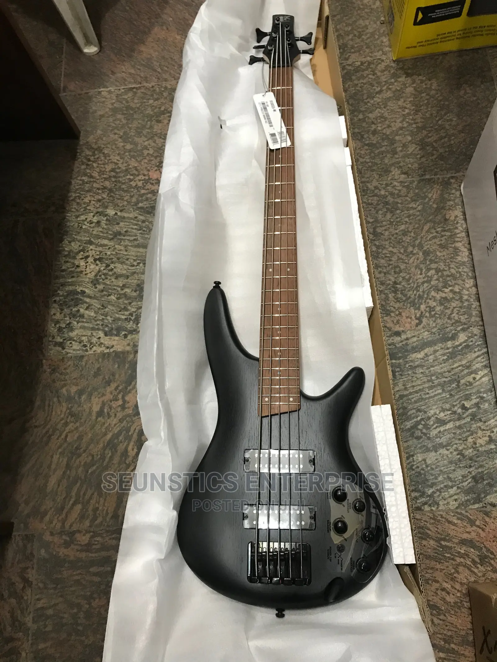 Ibanez SR305EB Five Strings Active Bass Guitar