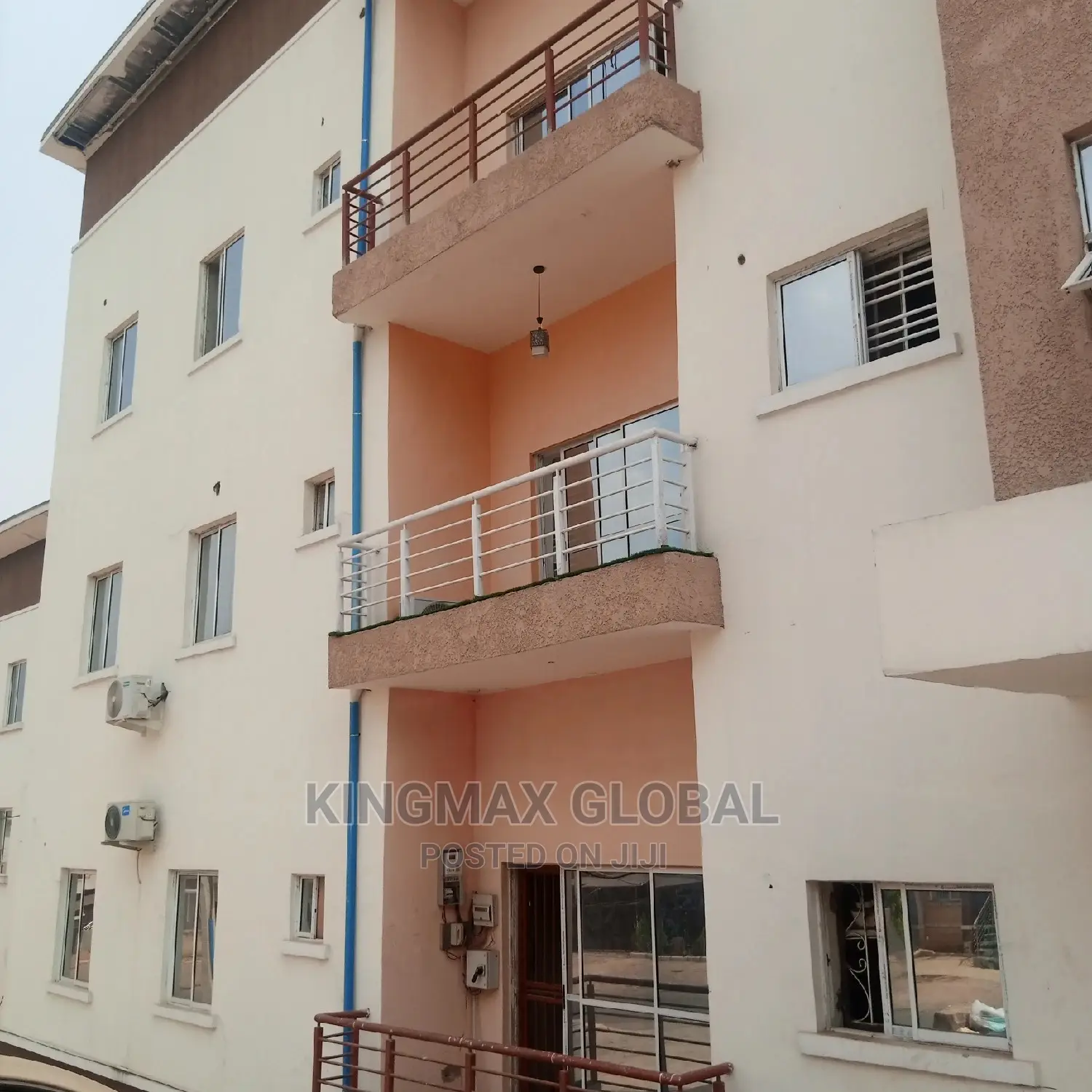 3bdrm Block of Flats in Paradise Estate, Life Camp for sale