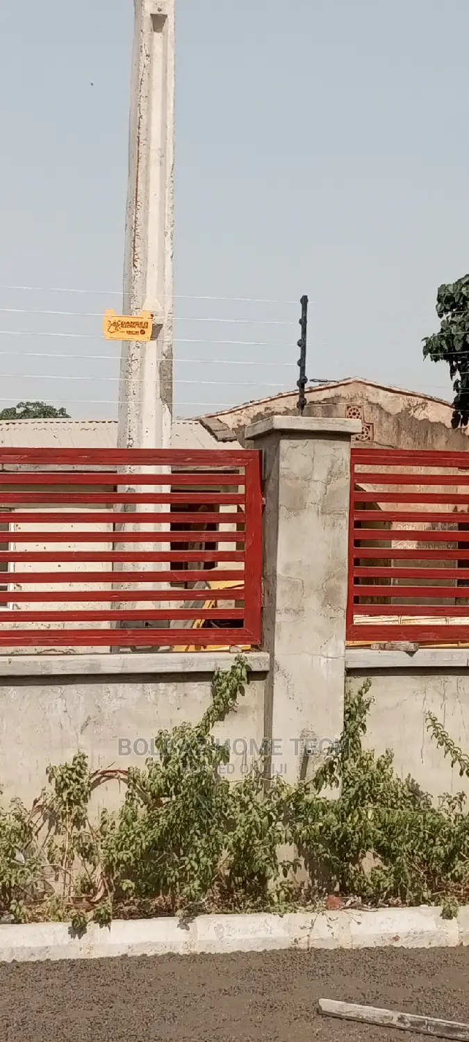 Electric Perimeter Fencing; Security Wire