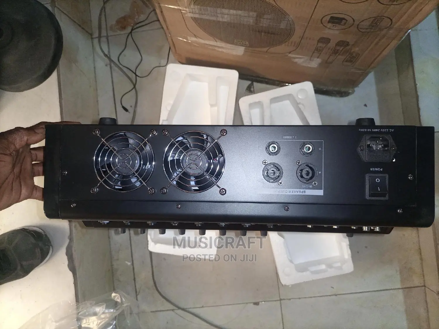 Yamaha 8 Channels Powered Mixer