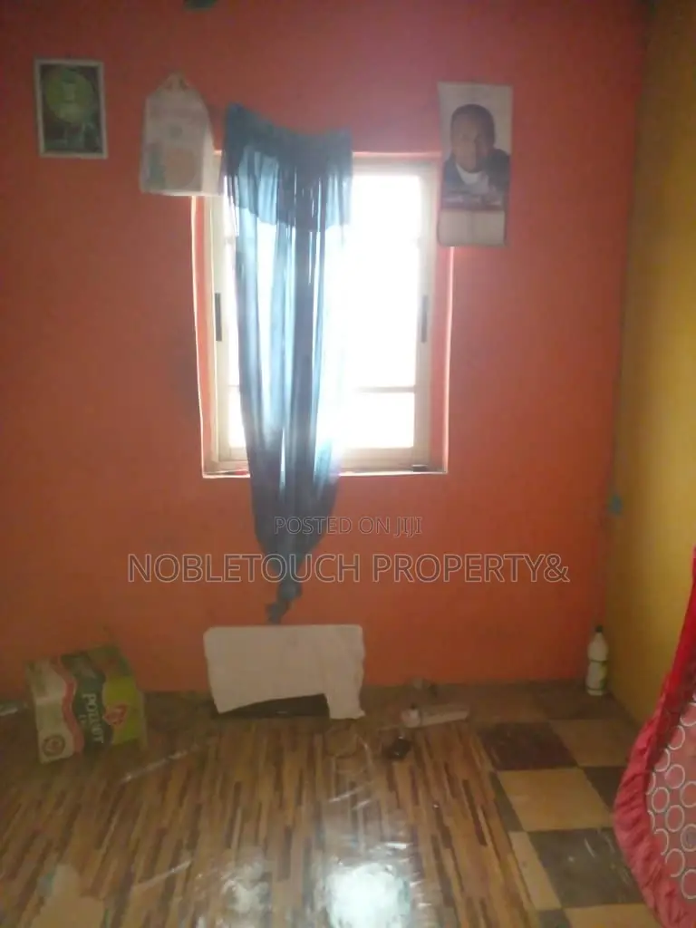 3bdrm Apartment in Jakande Estate, Oke-Afa for sale