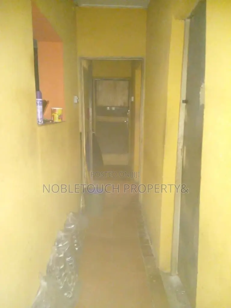 3bdrm Apartment in Jakande Estate, Oke-Afa for sale