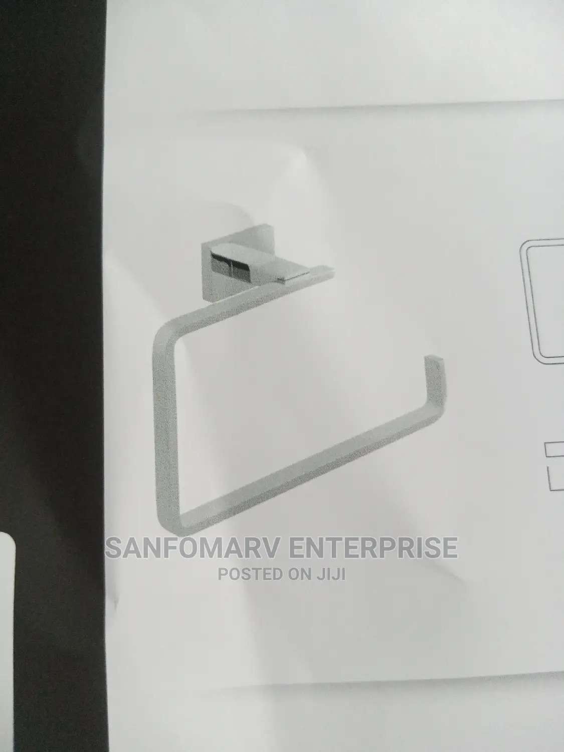 Level Towel Ring