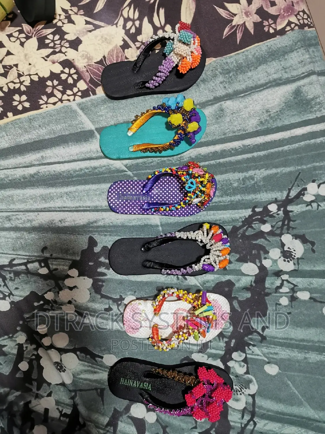 Hand Beaded Dunlop Slippers