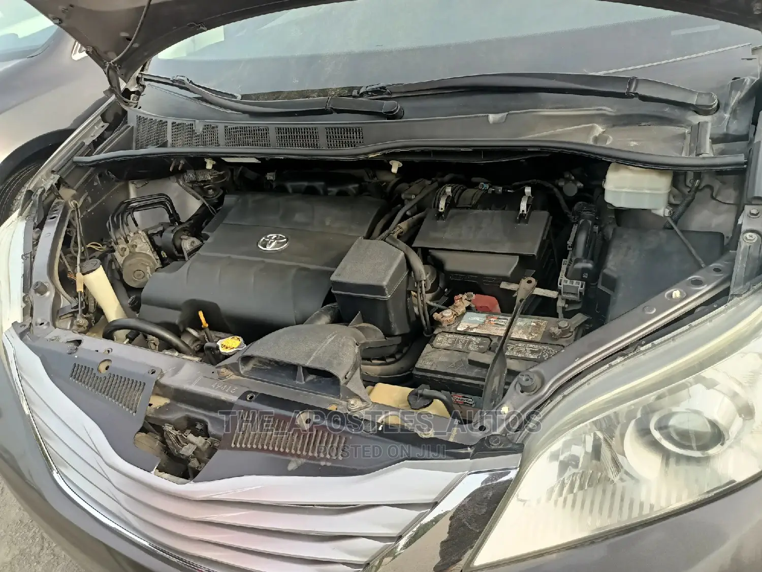 Toyota Sienna XLE 7 Passenger Mobility 2011 Gray