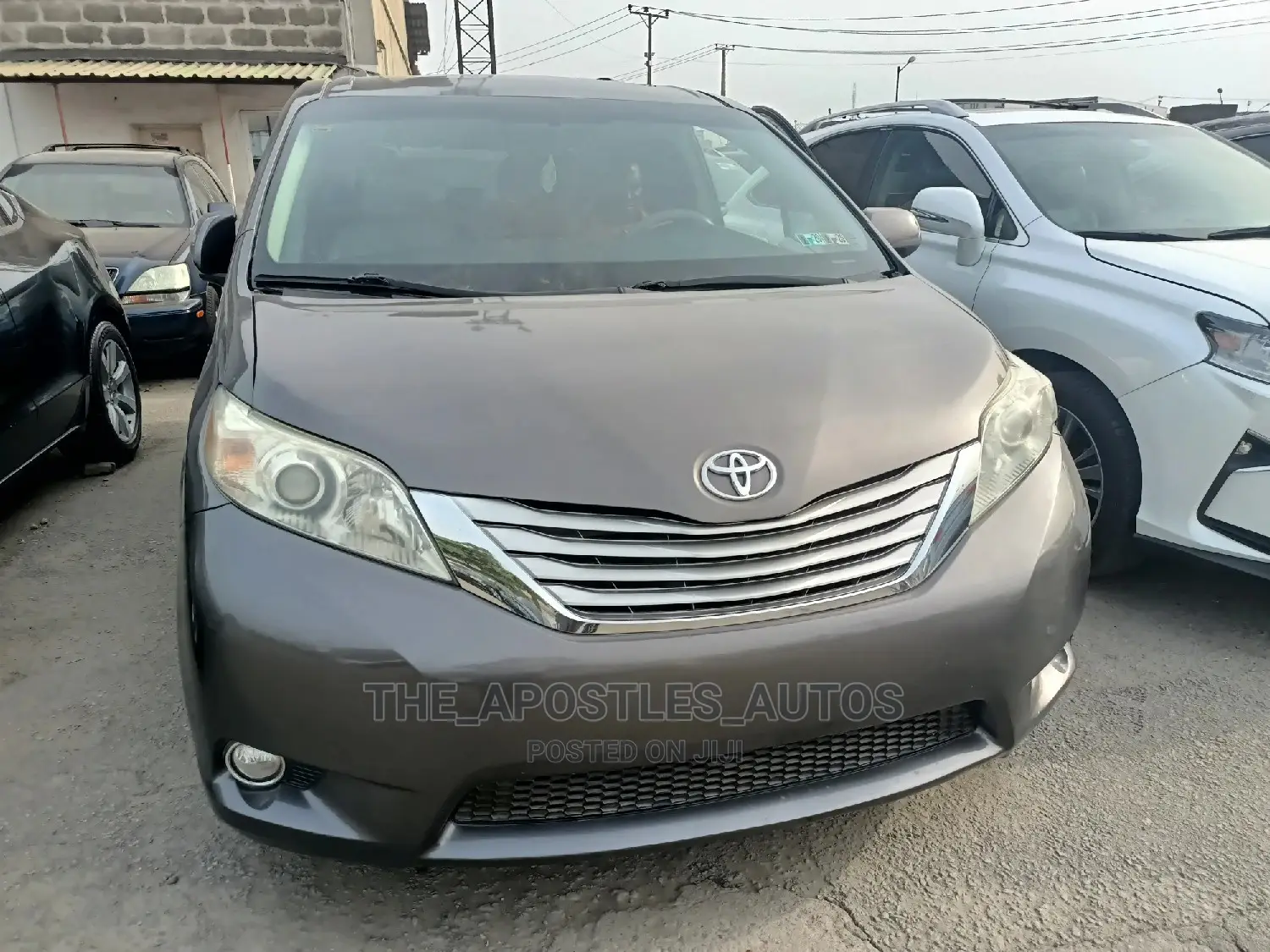 Toyota Sienna XLE 7 Passenger Mobility 2011 Gray
