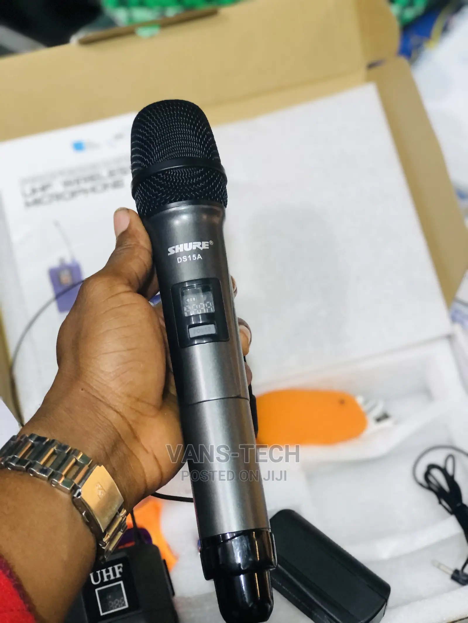 Universal Lapel and Handheld Microphone