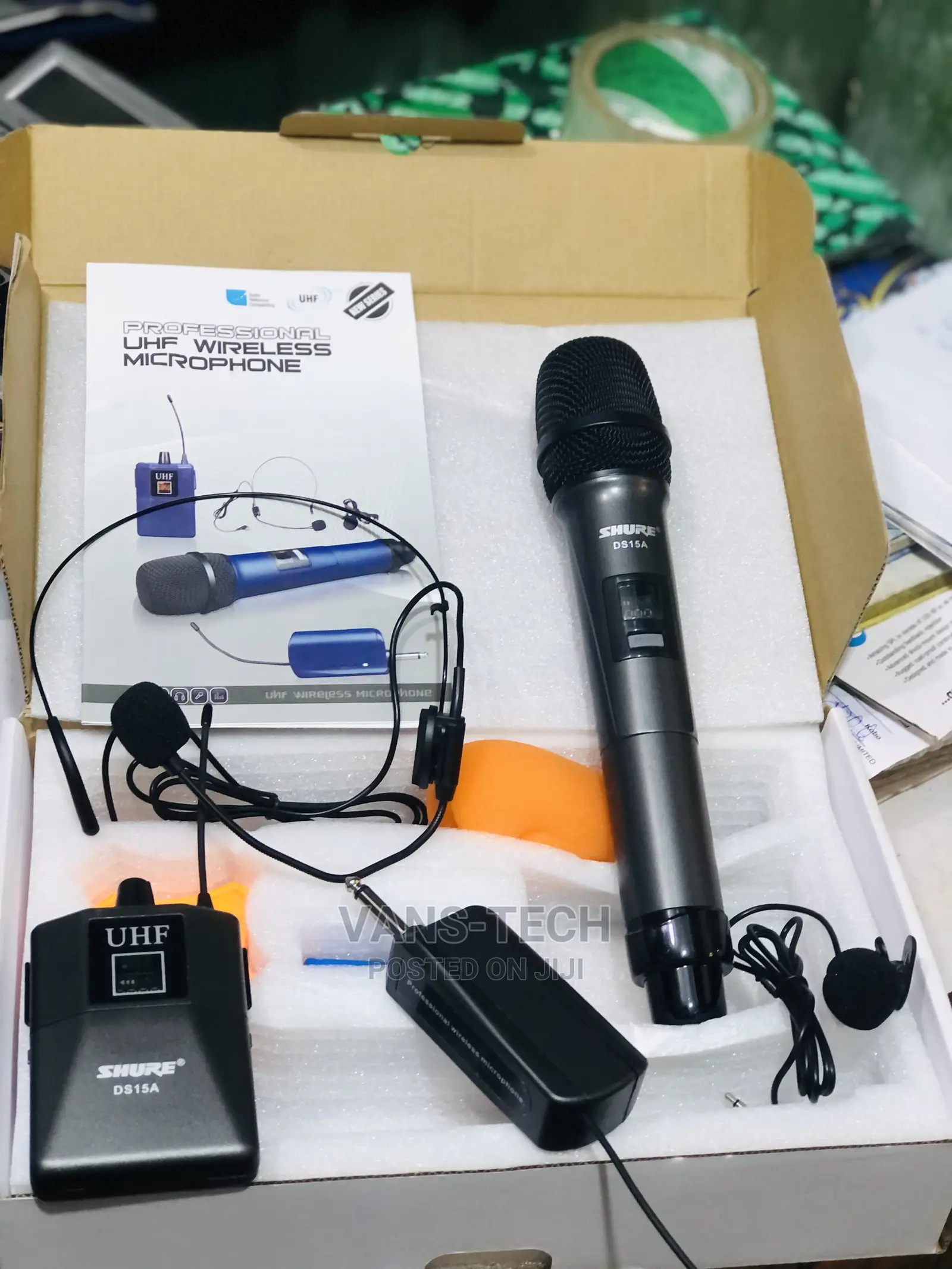 Universal Lapel and Handheld Microphone
