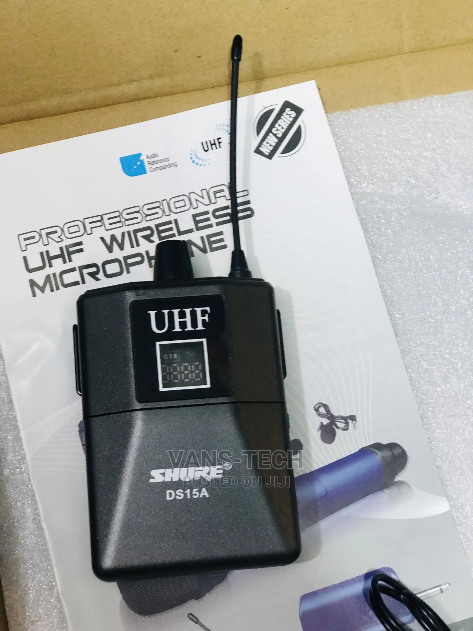 Universal Lapel and Handheld Microphone