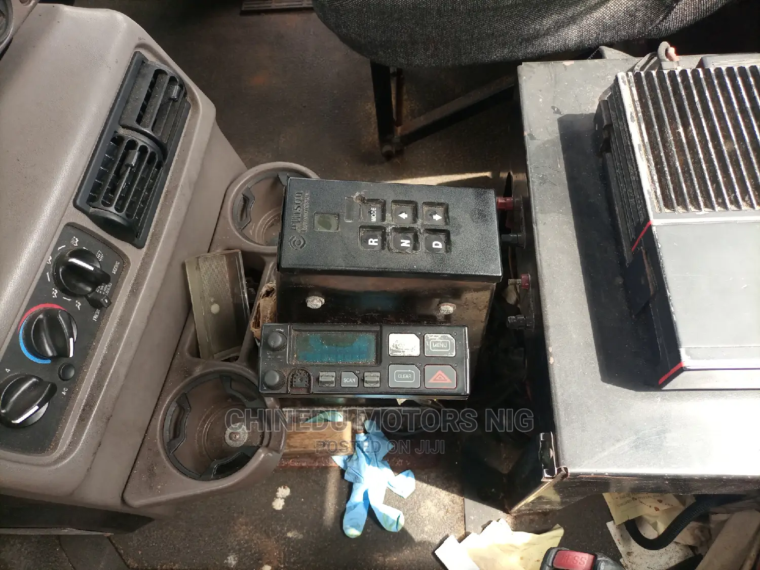 Mack Vision Single Axisel Automatic
