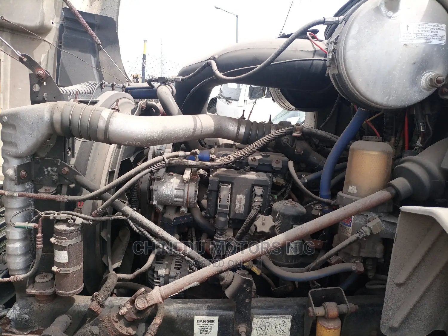 Mack Vision Single Axisel Automatic