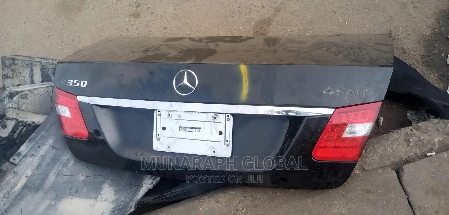 2010 - 2014 Mercedes Benz E350 W212 Boot.