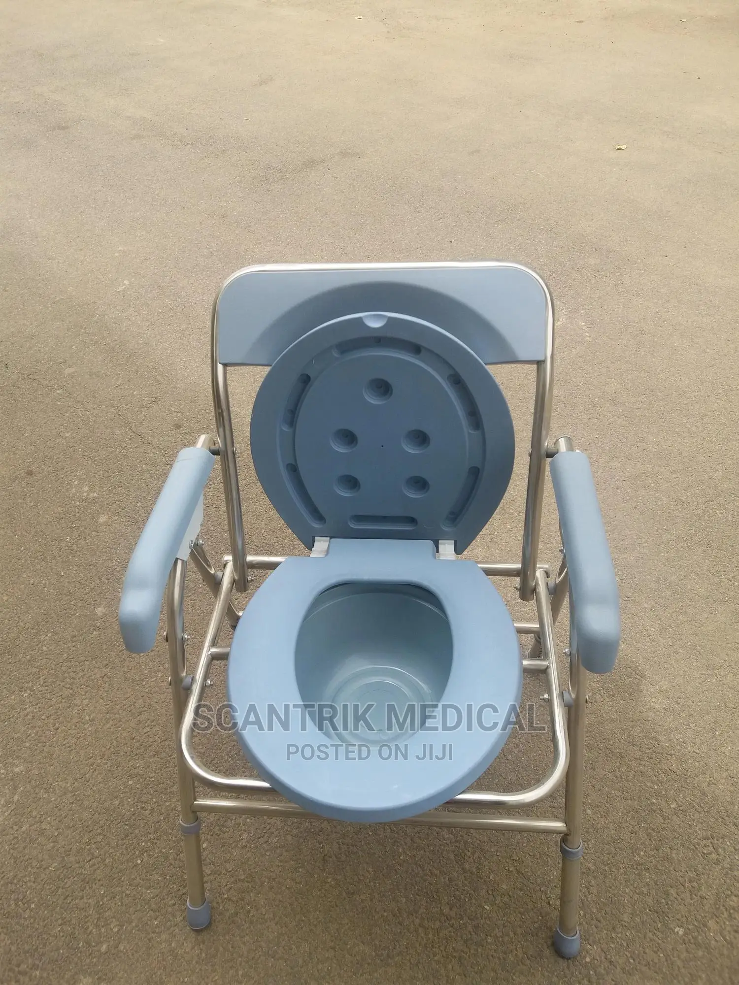 Hospital Height Adjustable Commode Chair