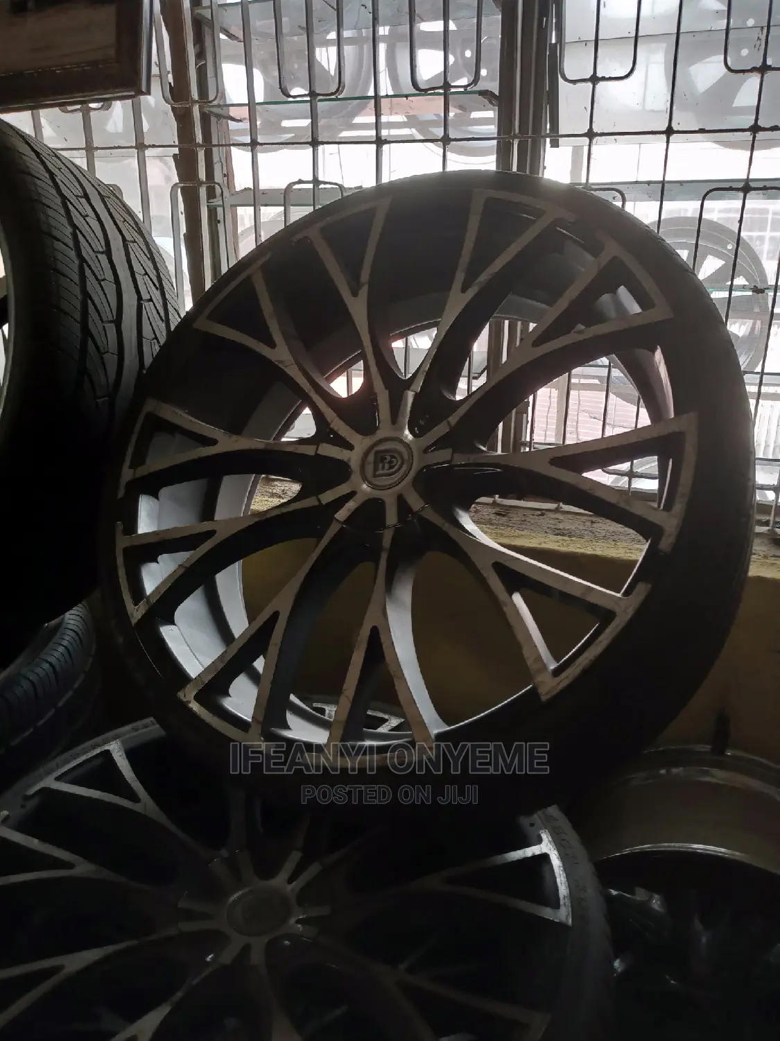 Wheel and Kneel Airbag