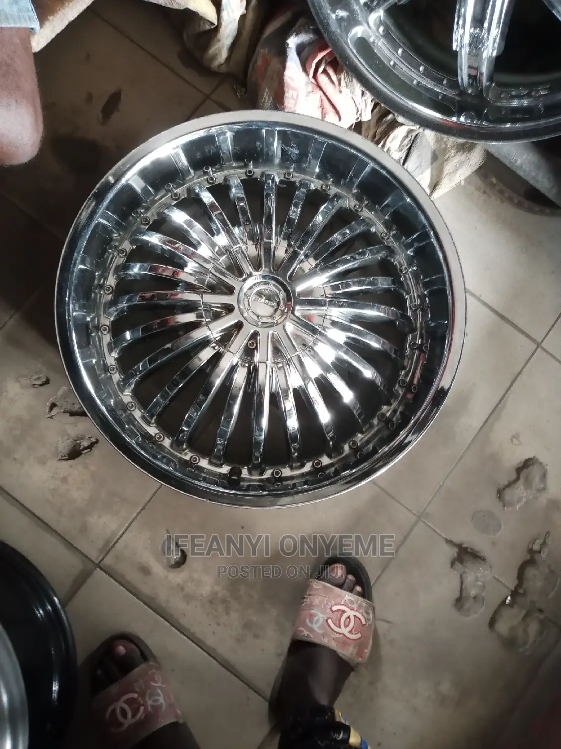 Wheel and Kneel Airbag