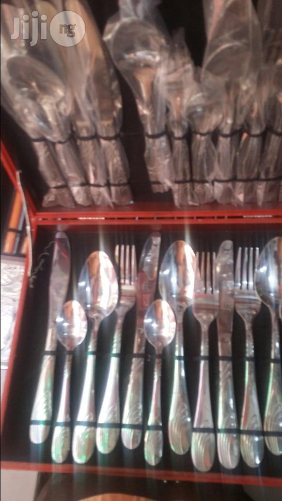 24pcs Cutlery Box Set