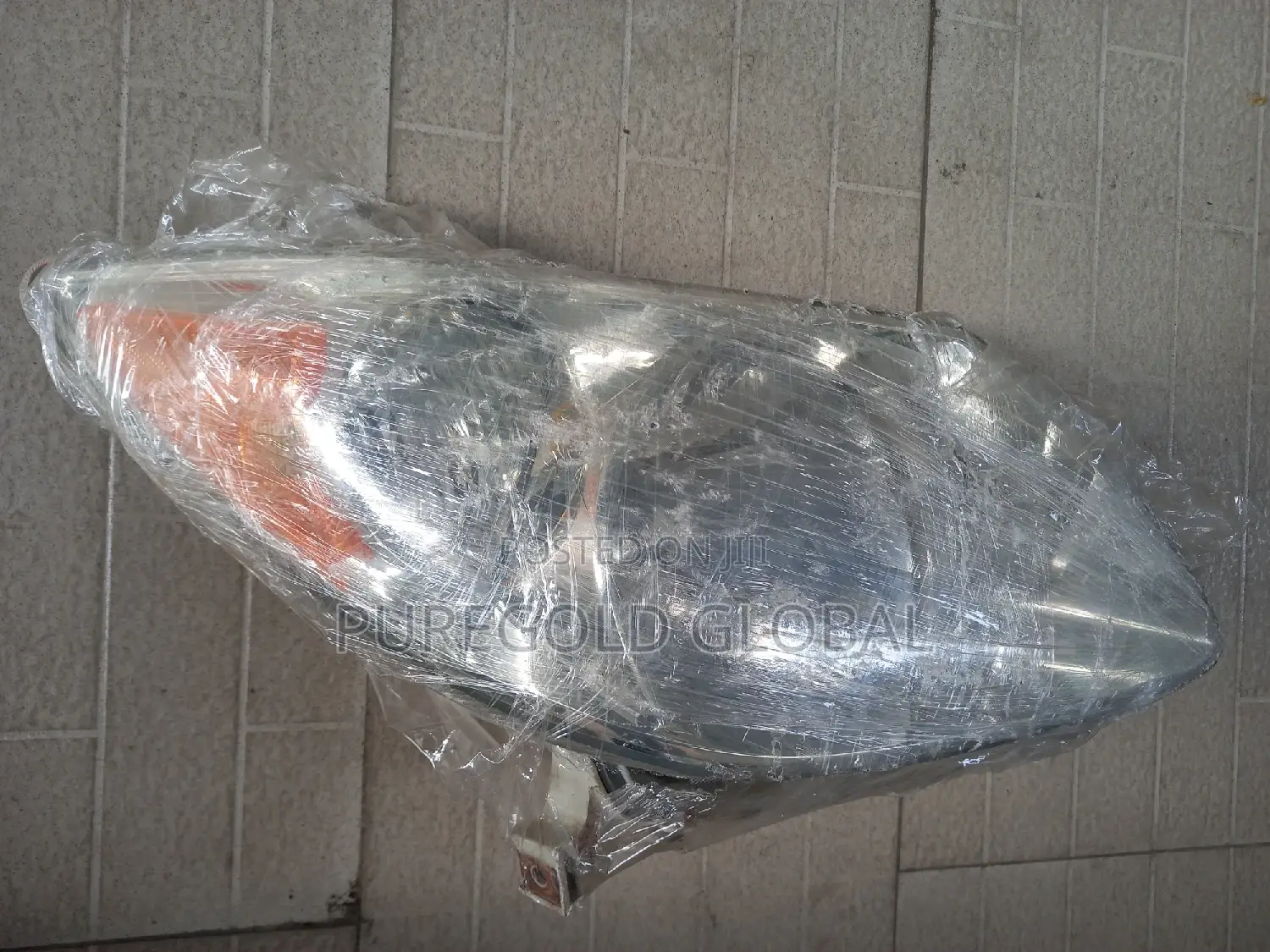Headlamp for Pontiac Vibe 2006 Model
