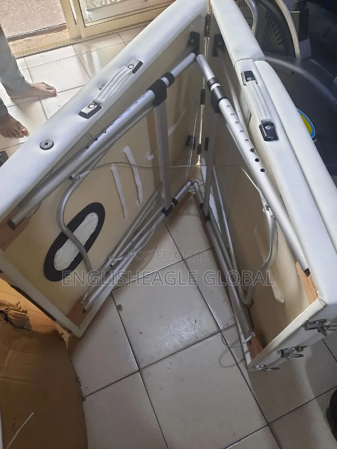 Iron Leg Massage Bed