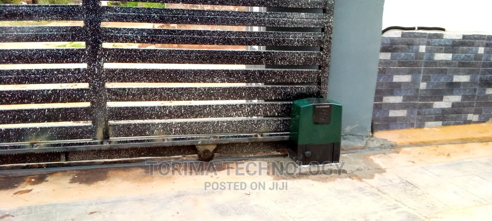 Driveway Automatic Gate With Remote Control