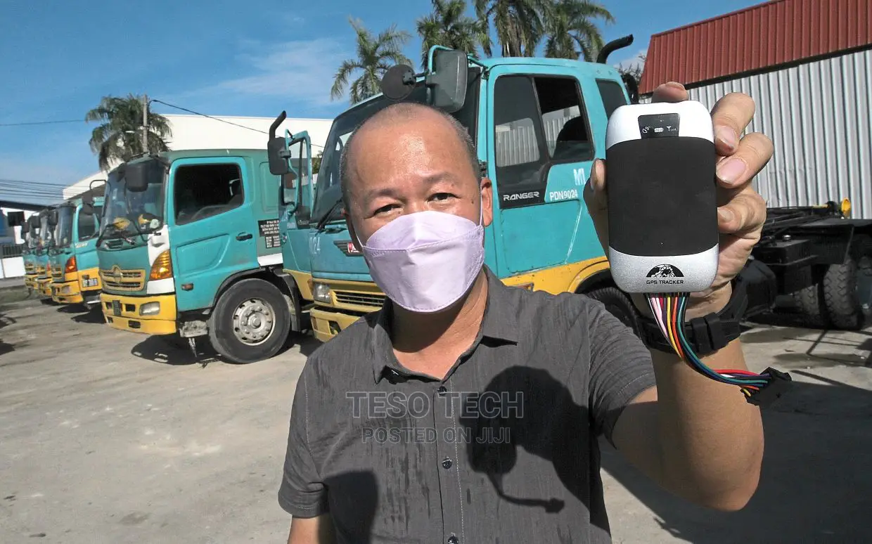 Vehicle Real Time Tracker With Mobile App