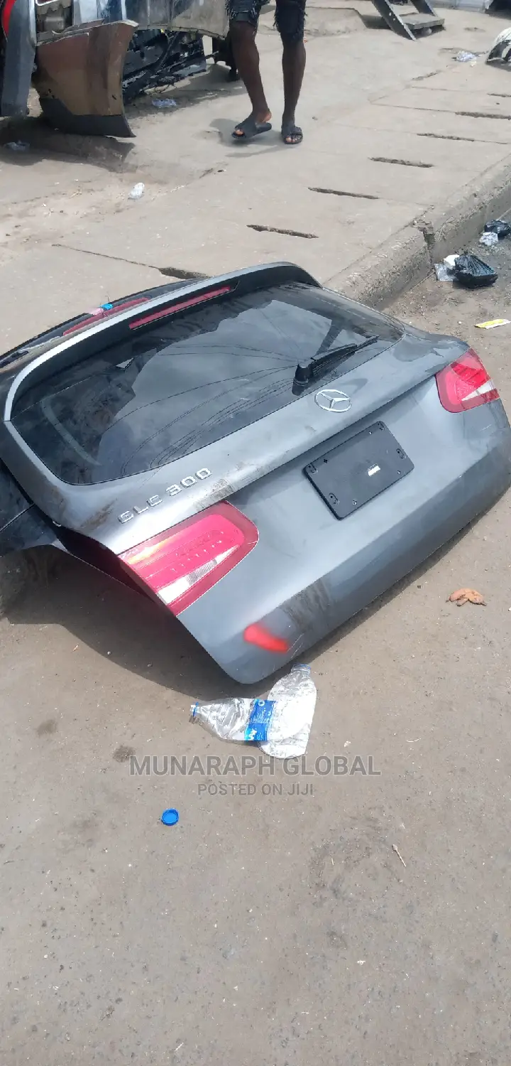Mercedes Benz GLC 300 Boot.