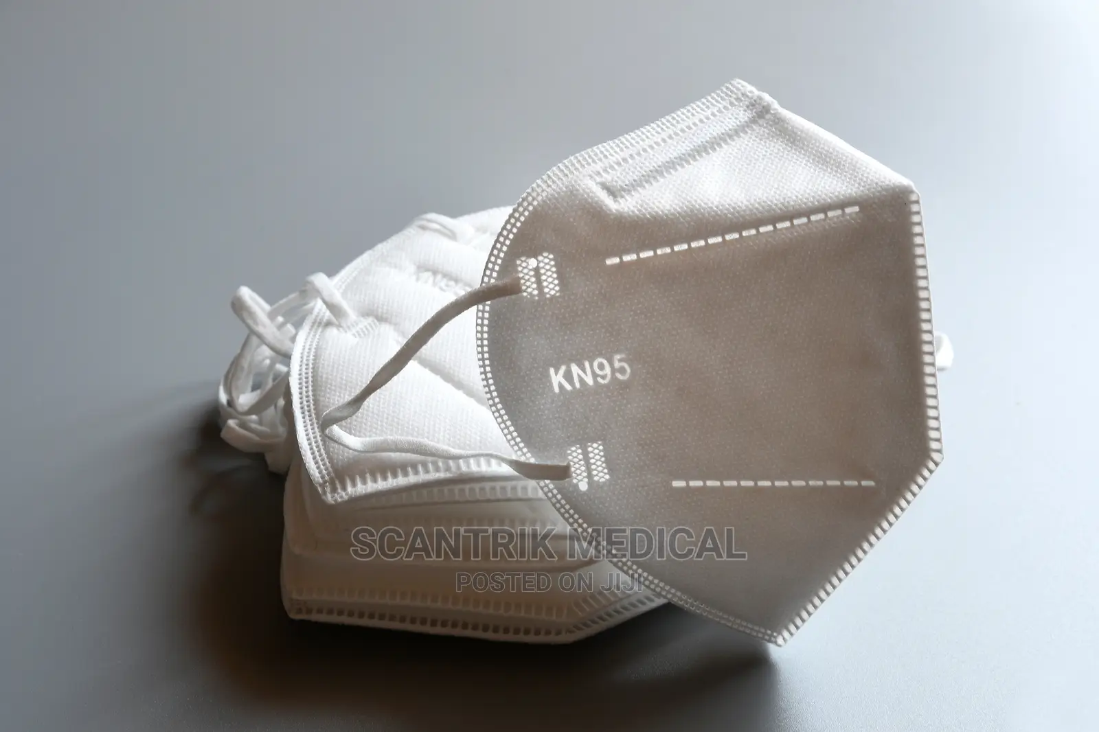 Kn95 White Face Covering Face Mask