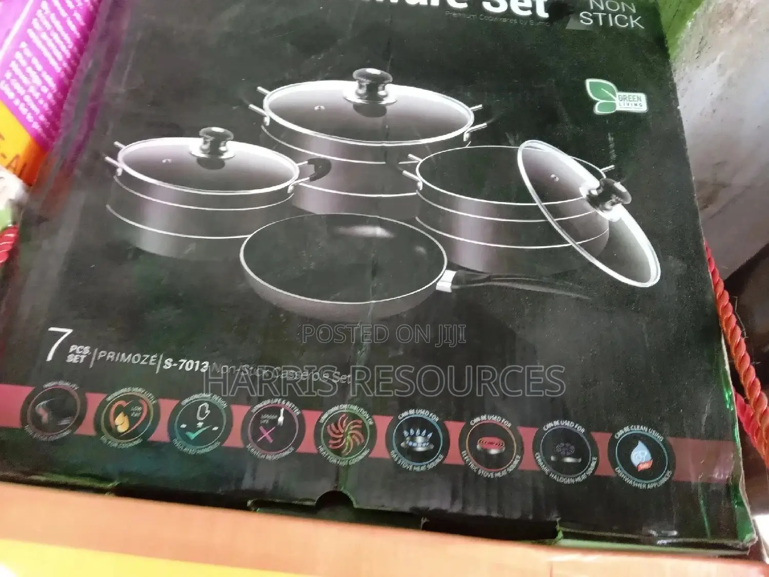 3 Non Stick Pots With Frying Pan - Large Family Sized Pots