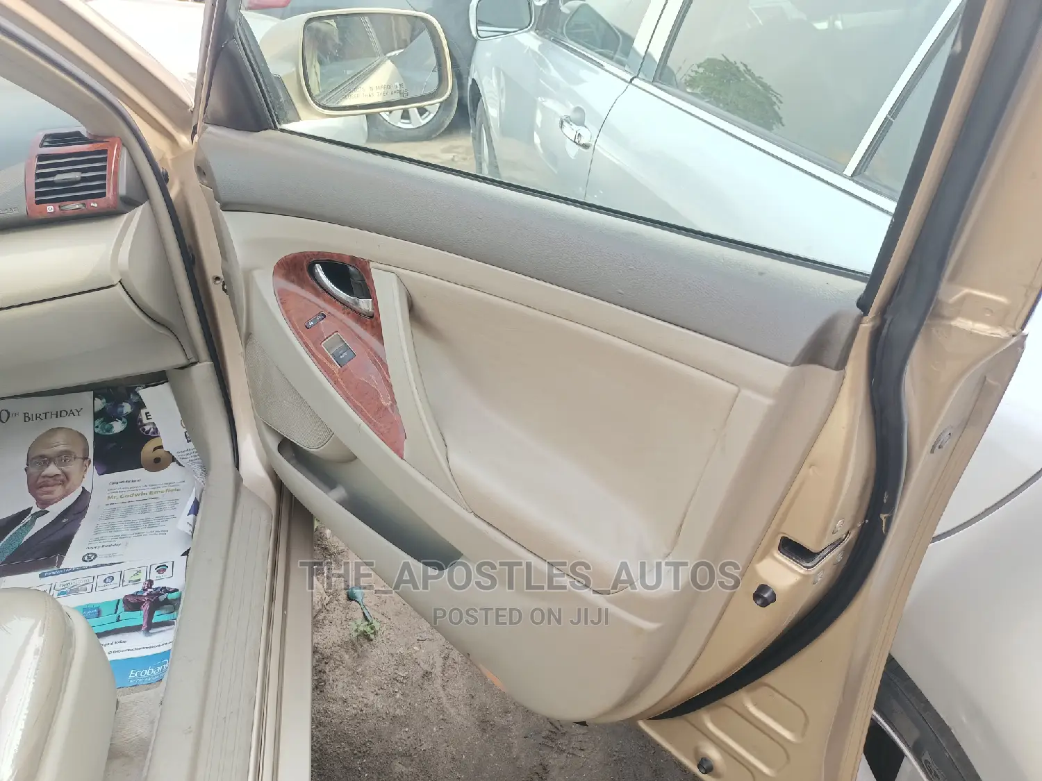 Toyota Camry 2011 Gold