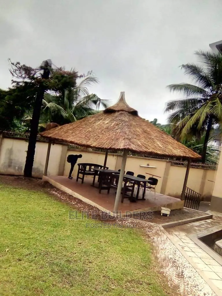 Long Lasting Bush Bar Gazebo Hut