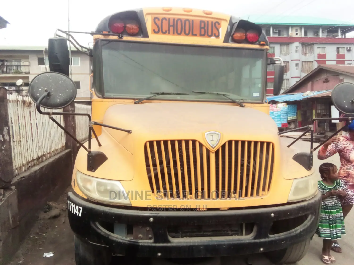 Bus 2016 Yellow