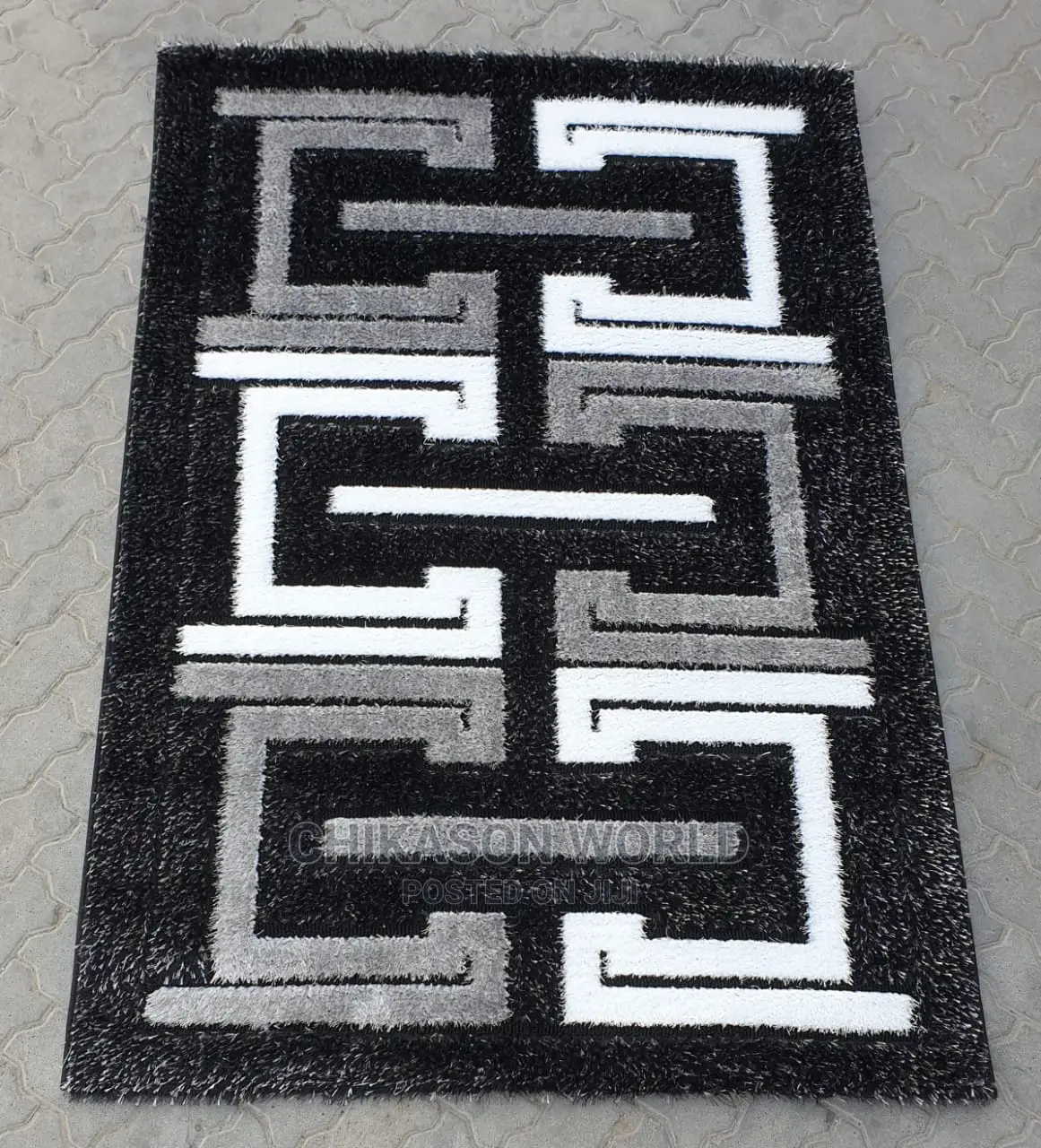 Luxury Living Room Designed Super Soft Royal Center Rug.