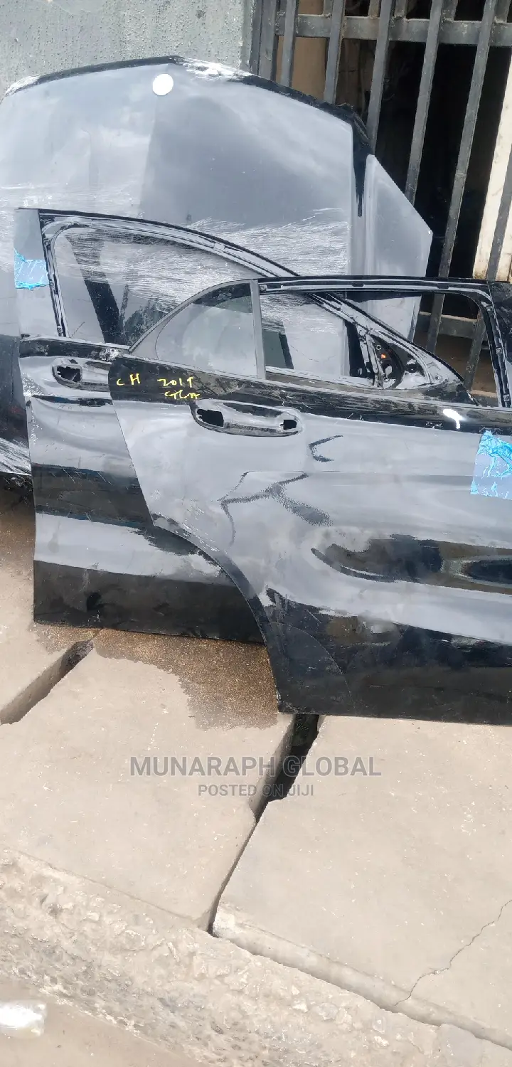 2019 Model Mercedes Benz GLA 350 Door.